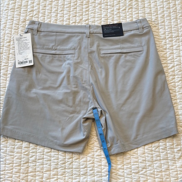 lululemon athletica Men's Gray Shorts Size 34 COMMISSION SHORT - Picture 4 of 4